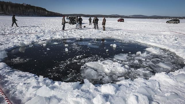 Investigan la venta por internet de fragmentos del meteorito que impactó en Rusia