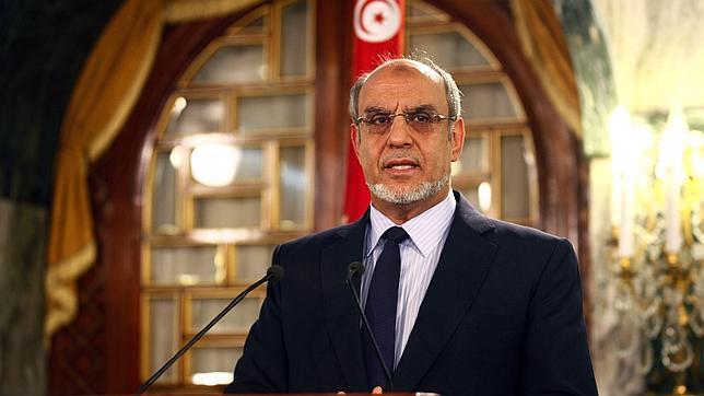 Dimite el primer ministro de Túnez tras  fracasar en la formación de un gobierno de tecnócratas