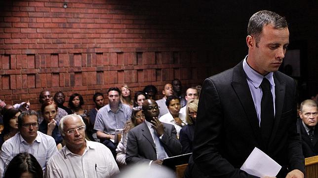 Hilton Botha , el principal investigador del caso Pistorius, apartado al ser acusado de siete intentos de asesinato