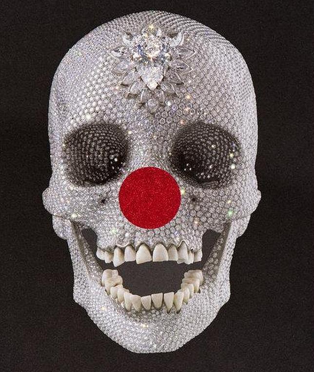 Damien Hirst «customiza» su célebre calavera de diamantes