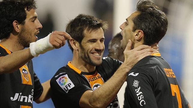 Jonas rescata un empate para el Valencia