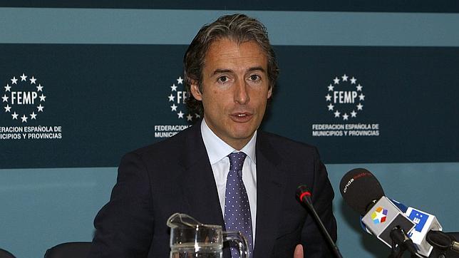 La reforma local no supondrá despidos «en ningún caso», según el presidente de la FEMP