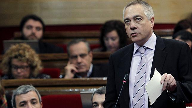 Navarro dice que Chacón no podrá ser candidata del PSC sin asumir la consulta