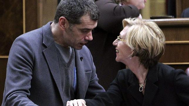 Asociaciones de mujeres reprochan a Rosa Díez su silencio sobre las declaraciones de Toni Cantó