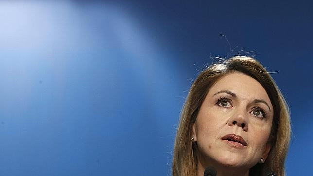 El juez admite a trámite la demanda de Cospedal contra Bárcenas