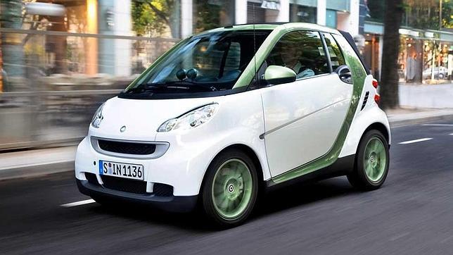 Asegurar un eléctrico es un 87% más caro