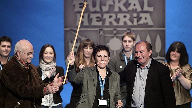 Acusan a los diputados de Bildu de exaltar el terrorismo dentro del Parlamento vasco