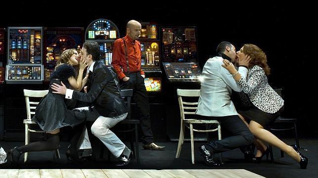 La escena española, a flote en aguas turbulentas