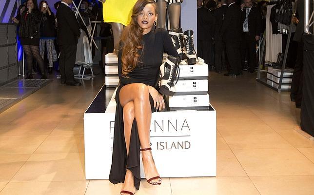 Rihanna presenta orgullosa su primera colección de ropa para River Island