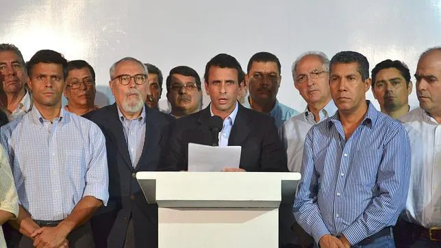 Henrique Capriles considera «un fraude» la toma de posesión de Nicolás Maduro