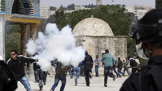 Choques entre palestinos y la Policía israelí en la Explanada de las Mezquitas