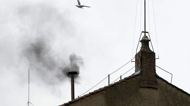 Segunda fumata negra del Cónclave