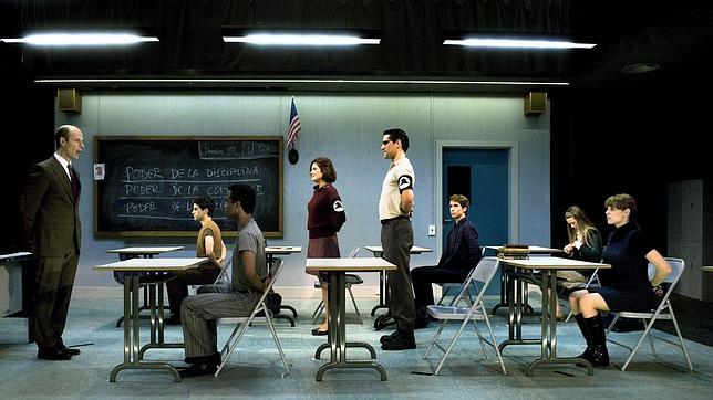 El Lliure explora el origen de los totalitarismos con «La ola»