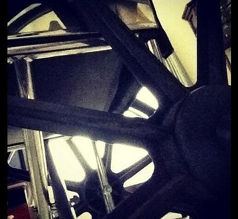 Lady Gaga nos presenta a Emma, su silla de ruedas de oro