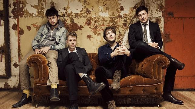 Mumford &amp; Sons: «Nuestros conciertos son apoteósicos gracias al público»