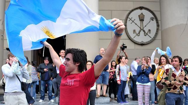 Argentina baila «Yo quiero un Papa latinoamericano»