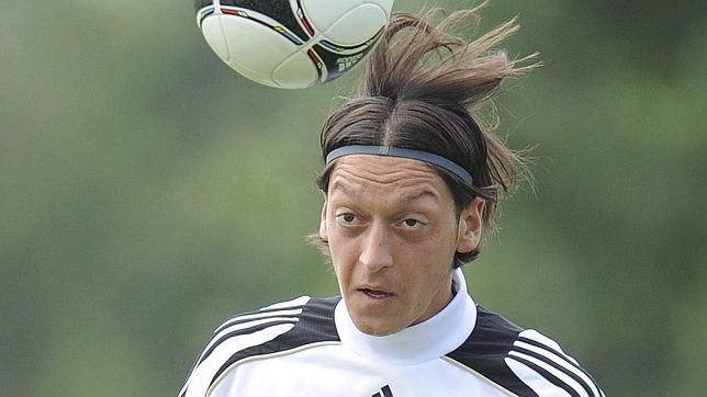 Ozil: «El Real Madrid me ha hecho más fuerte»