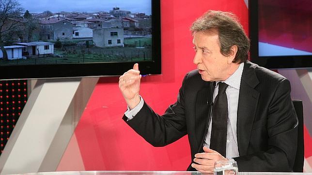 De Santiago: «La reforma local no gusta nada a la Junta»