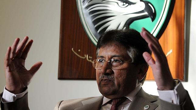 Los talibanes paquistaníes prometen matar a Musharraf cuando regrese al país