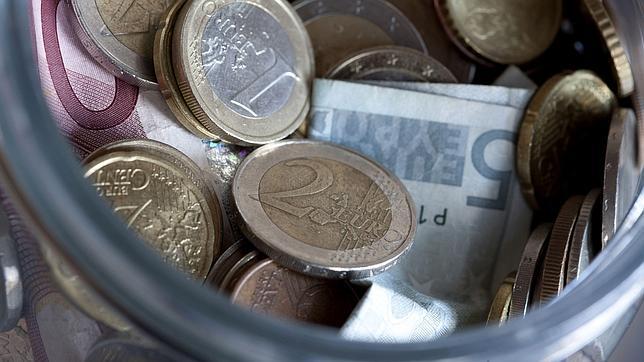 ¿Qué impuestos pagan los ahorradores españoles por sus depósitos bancarios?