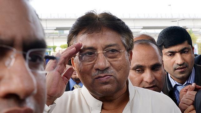 El expresidente Musharraf llega a Pakistán