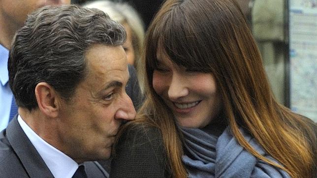 Carla Bruni: «Es muy doloroso para toda la familia»