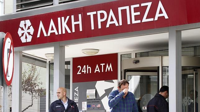 Chipre amplía la restricción a la retirada de capitales a un mes