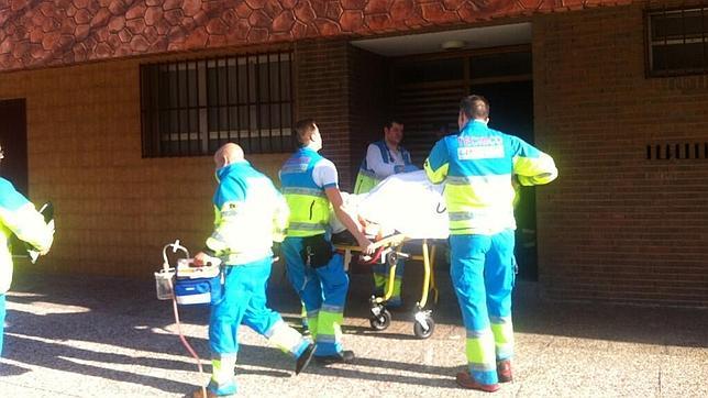 Cuatro jóvenes, intoxicados en una fiesta en Carabanchel