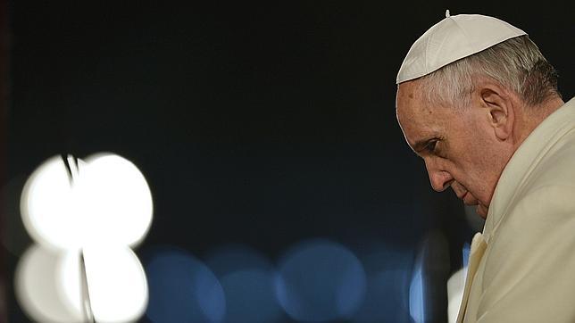 El Papa, en su primer Vía Crucis: «La Cruz de Jesús es la respuesta al mal en el mundo»