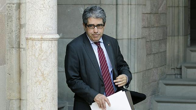 Homs no descarta un gobierno catalán de concentración con CiU, ERC y PSC