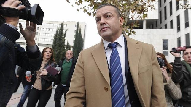 Flores advierte a Cifuentes del «riesgo» de reabrir el Madrid Arena