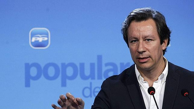 Carlos Floriano atribuye el acoso a los políticos del PP a la «izquierda violenta»