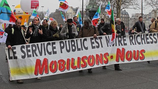 Crecen las protestas callejeras contra Hollande