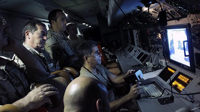 El avión «espía» del Ejército vigila 50 campamentos de piratas en la costa somalí