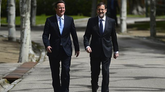 En directo: «La Monarquía cuenta con un apoyo mayoritario de la sociedad», dice Rajoy