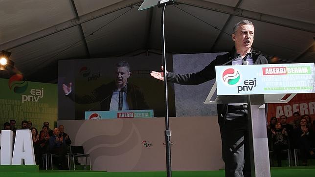 El Gobierno vasco planea someter a consulta popular el autogobierno en 2015