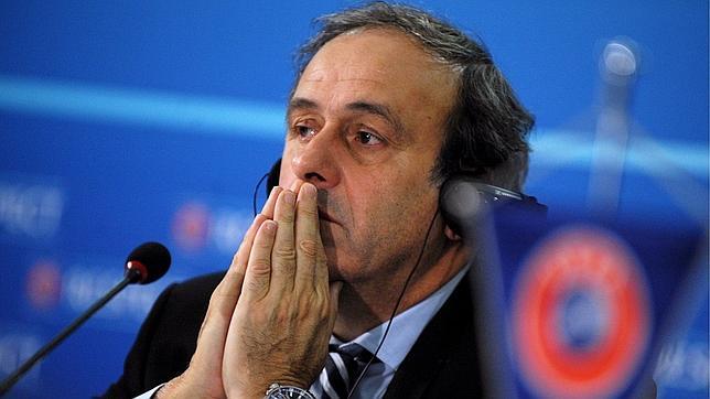 La UEFA propone castigar con diez partidos los comportamientos racistas de futbolistas y entrenadores