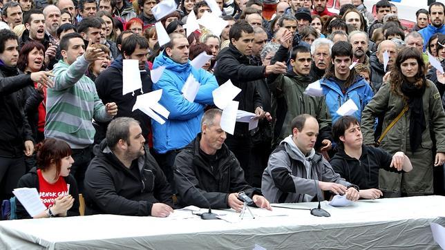 La Ertzaintza detiene a uno de los siete miembros de Segi absueltos por el Supremo
