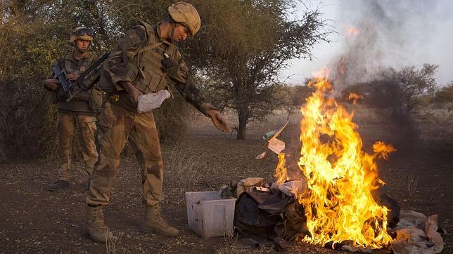 Francia no retirará todas sus tropas de Malí y dejará a 1.000 militares fijos