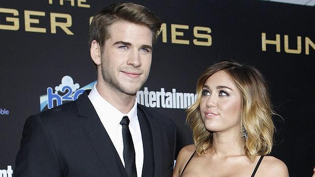 Miley Cyrus y Liam Hemswort paran temporalmente su compromiso de boda