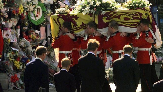Pompa y boato en los funerales más espectaculares de la historia de Reino Unido