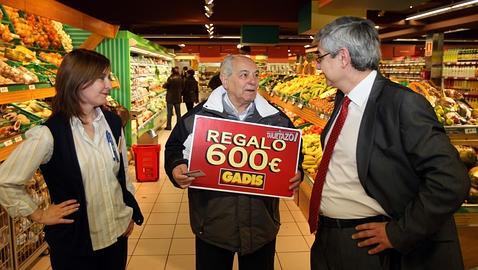 Supermercados Gadis reparte 36.500 euros en cheques regalo a sus clientes de Galicia y Castilla y León