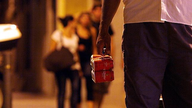 El PPC reclama medidas contra la creciente venta ilegal de lateros y bocateros