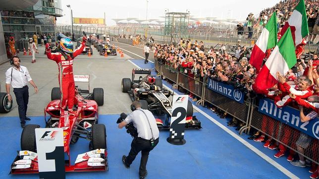 Alonso vuelve a ganar