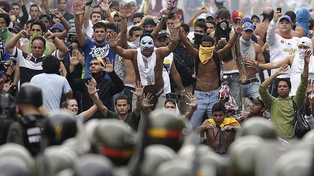 La Asamblea Nacional pide abrir una investigación penal contra Capriles por los disturbios