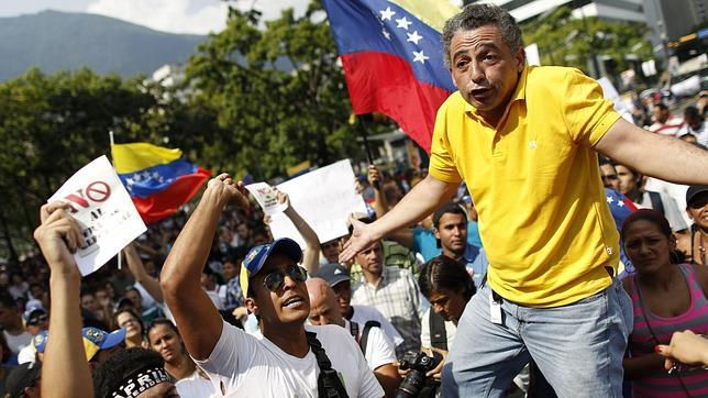 Protestas y cacerolazos en Caracas mientras Maduro es proclamado