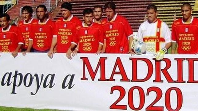 Un equipo argentino de fútbol apoya a Madrid 2020