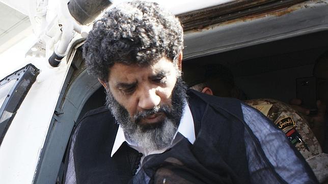 El espía jefe de Gadafi se queja de no tener acceso a abogado ni saber de qué le acusan