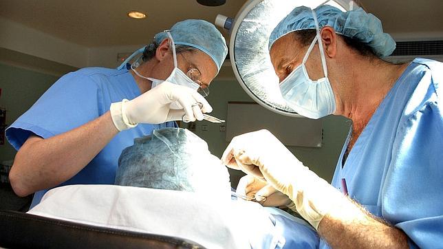 Ellos también se apuntan a la rinoplastia