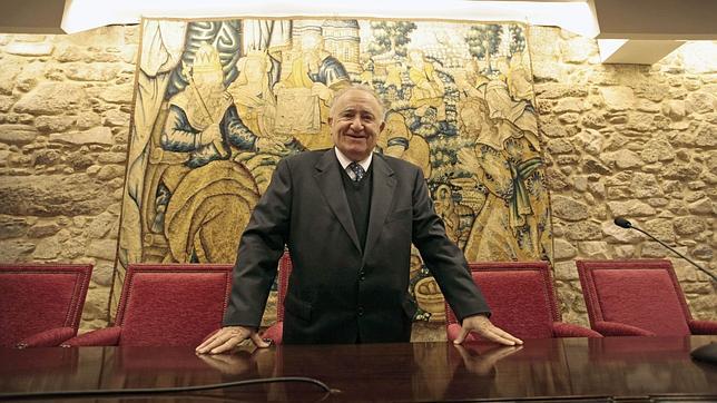 Xesús Alonso Montero, nuevo presidente de la RAG por dos votos sobre Manuel González